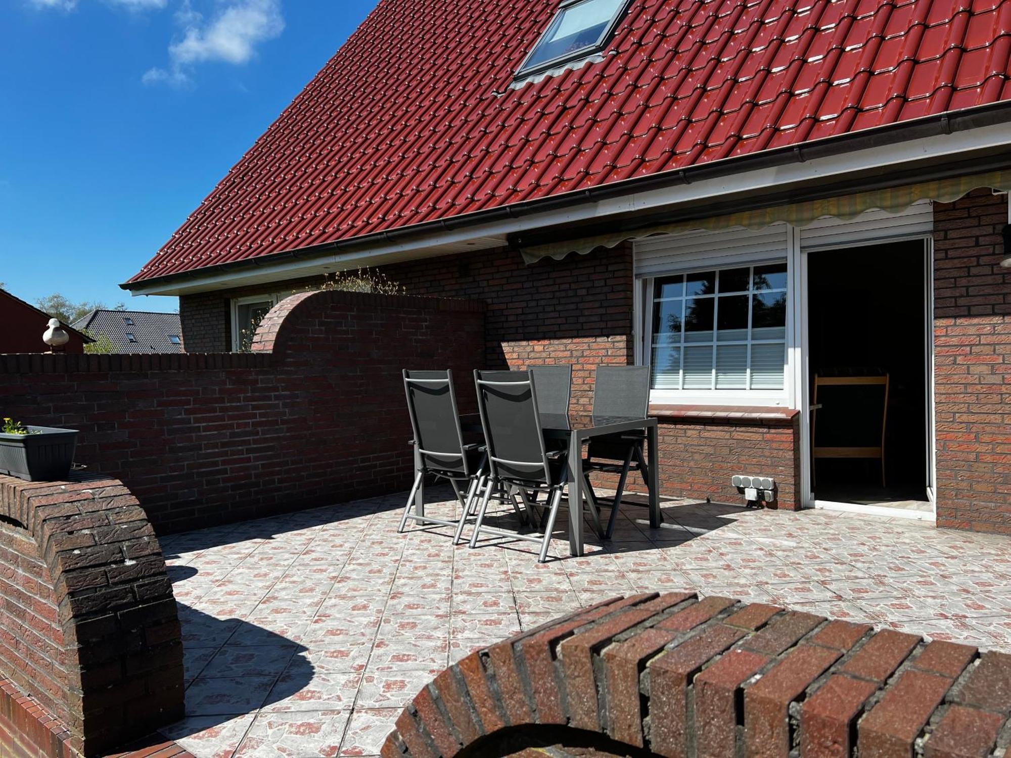 Grosse Ferienwohnung In Berumbur Mit Grill, Terrasse Und Garten, In Der Naehe Eines Kiessees Exterior photo